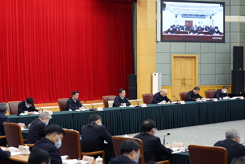 中共中央政治局召开会议 中共中央总书记习近平主持会议