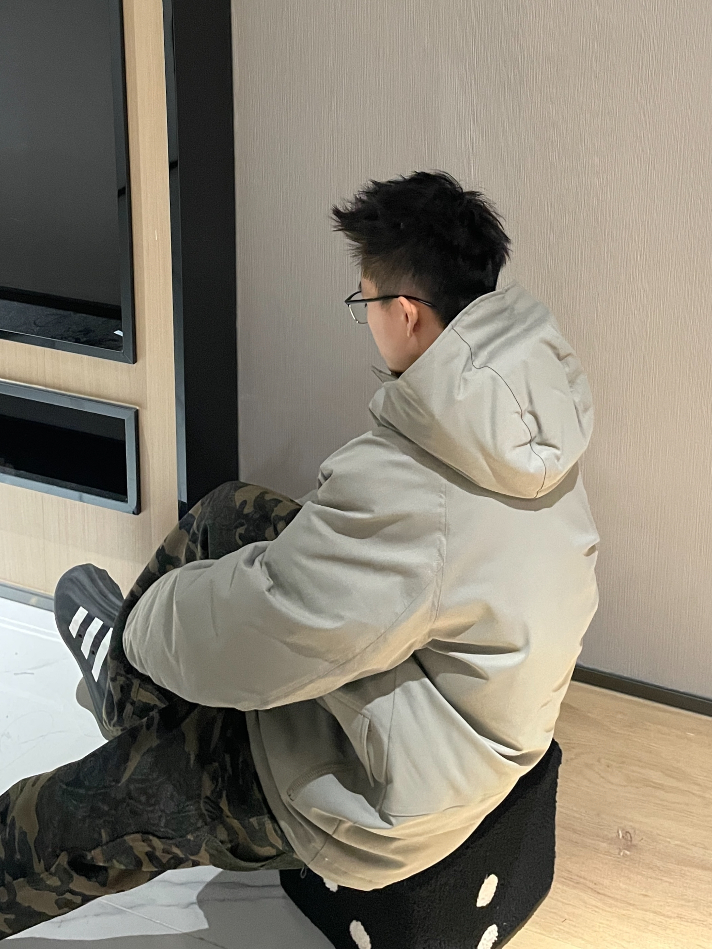 自动充绒精度达零点零一克，羽绒服也讲究“科技范”