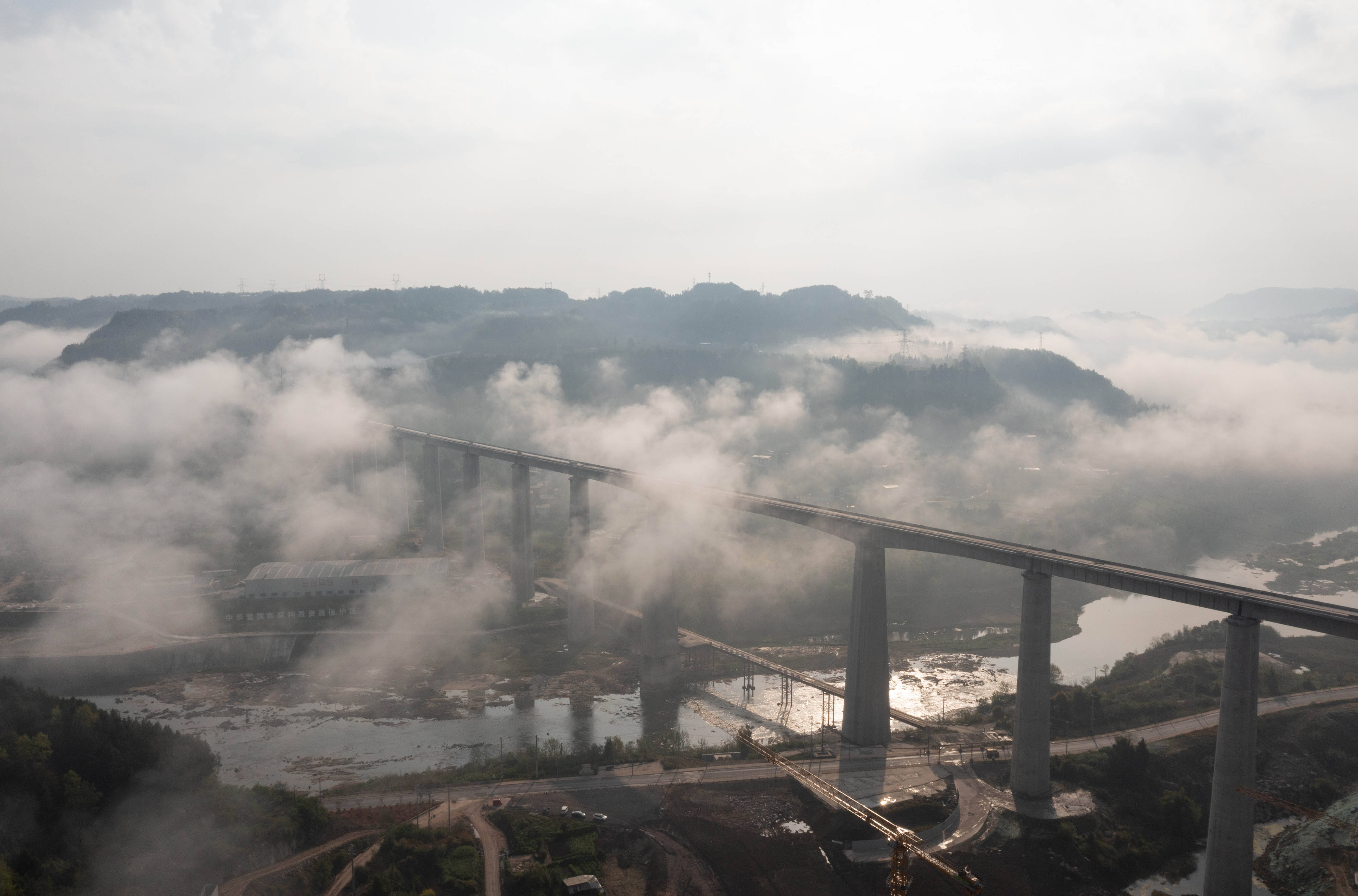 新华全媒+|跨半球连亚非！中国首次实现上万公里星地量子通信