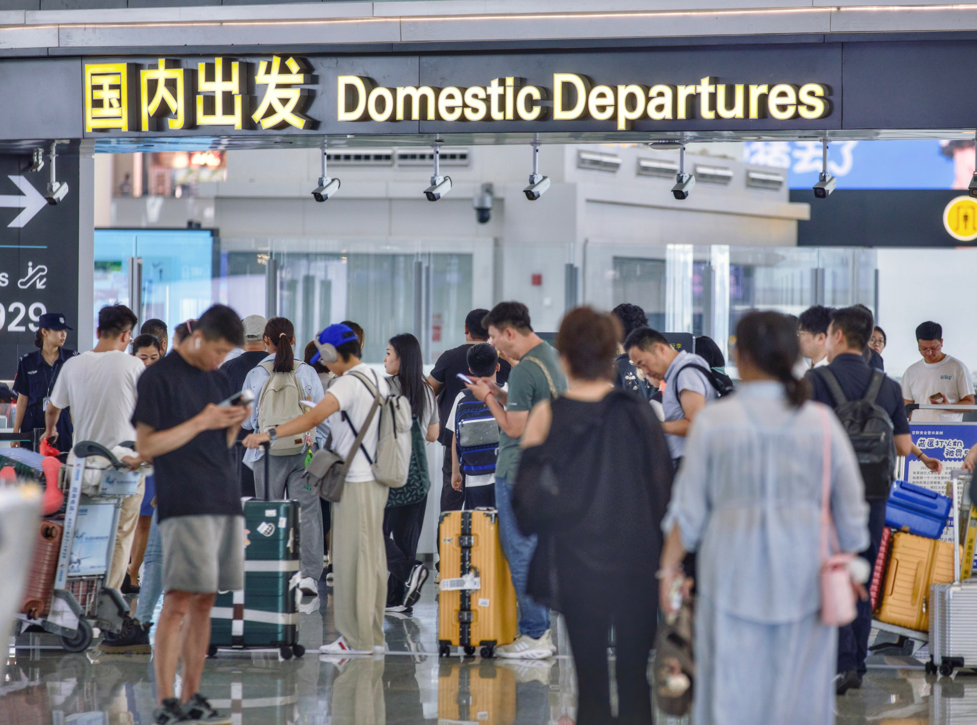 暑运期间北京两机场计划日均执行超2200个航班