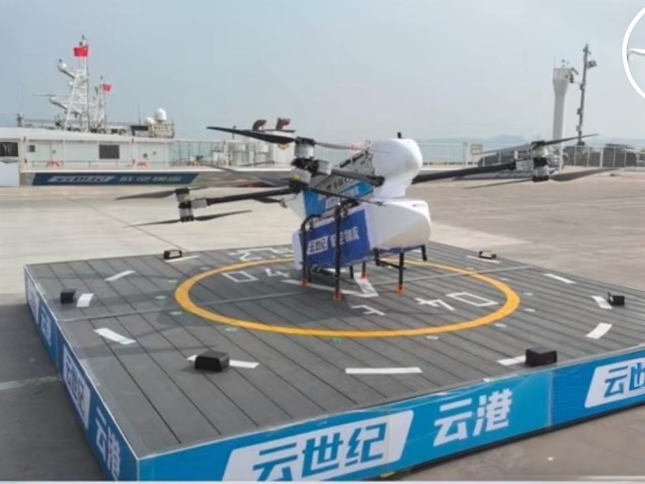 天津首条无人机低空医疗配送运输专线试飞成功 我国无人机相关企业超3.6万家