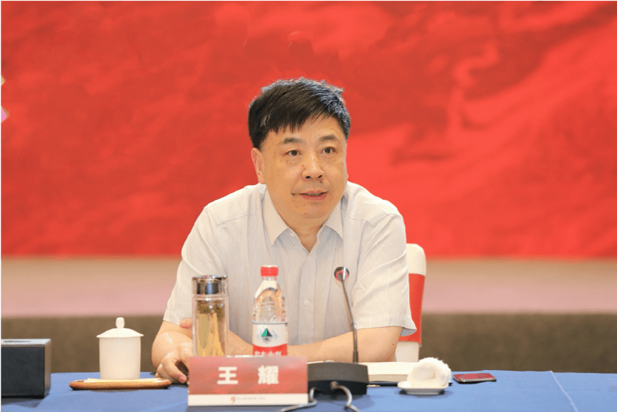 求新思变谋转型 金饰上市公司加速智能化布局
