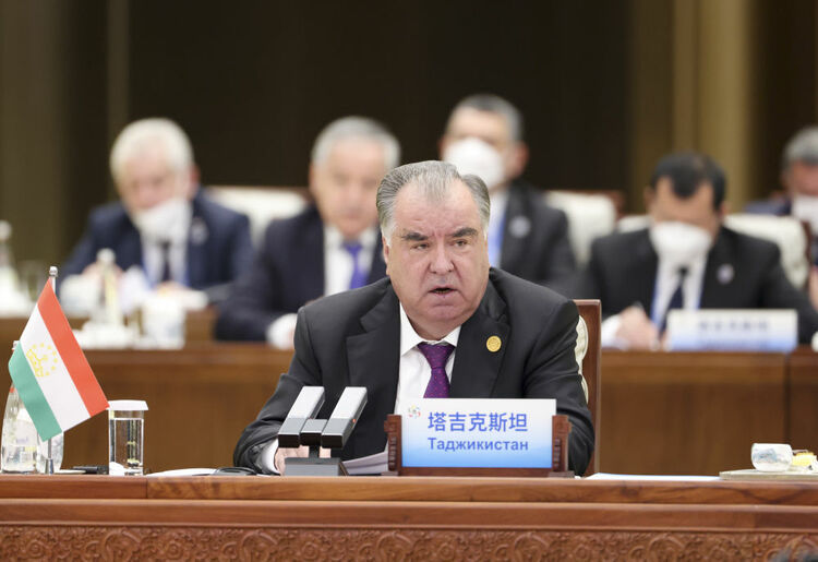 习近平会见塔吉克斯坦总统拉赫蒙