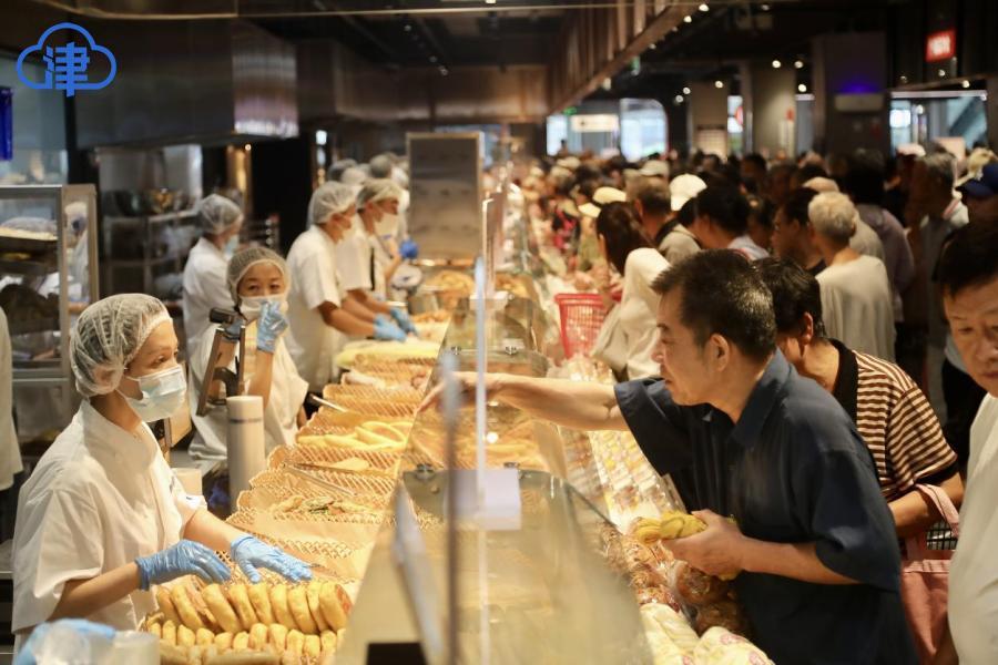 新华百货旗下首家“胖改店”开业