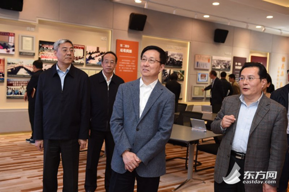 习近平对党校（行政学院）工作作出重要指示强调 坚持党校姓党牢记党校初心 更好为党育才为党献策