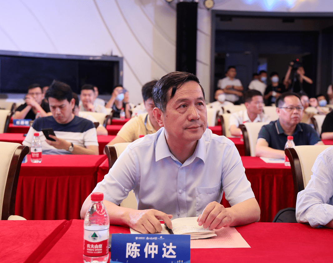 央行研究局局长王信:截至二季度末碳减排支持工具累计引导金融机构发放碳减排贷款超1.38万亿元