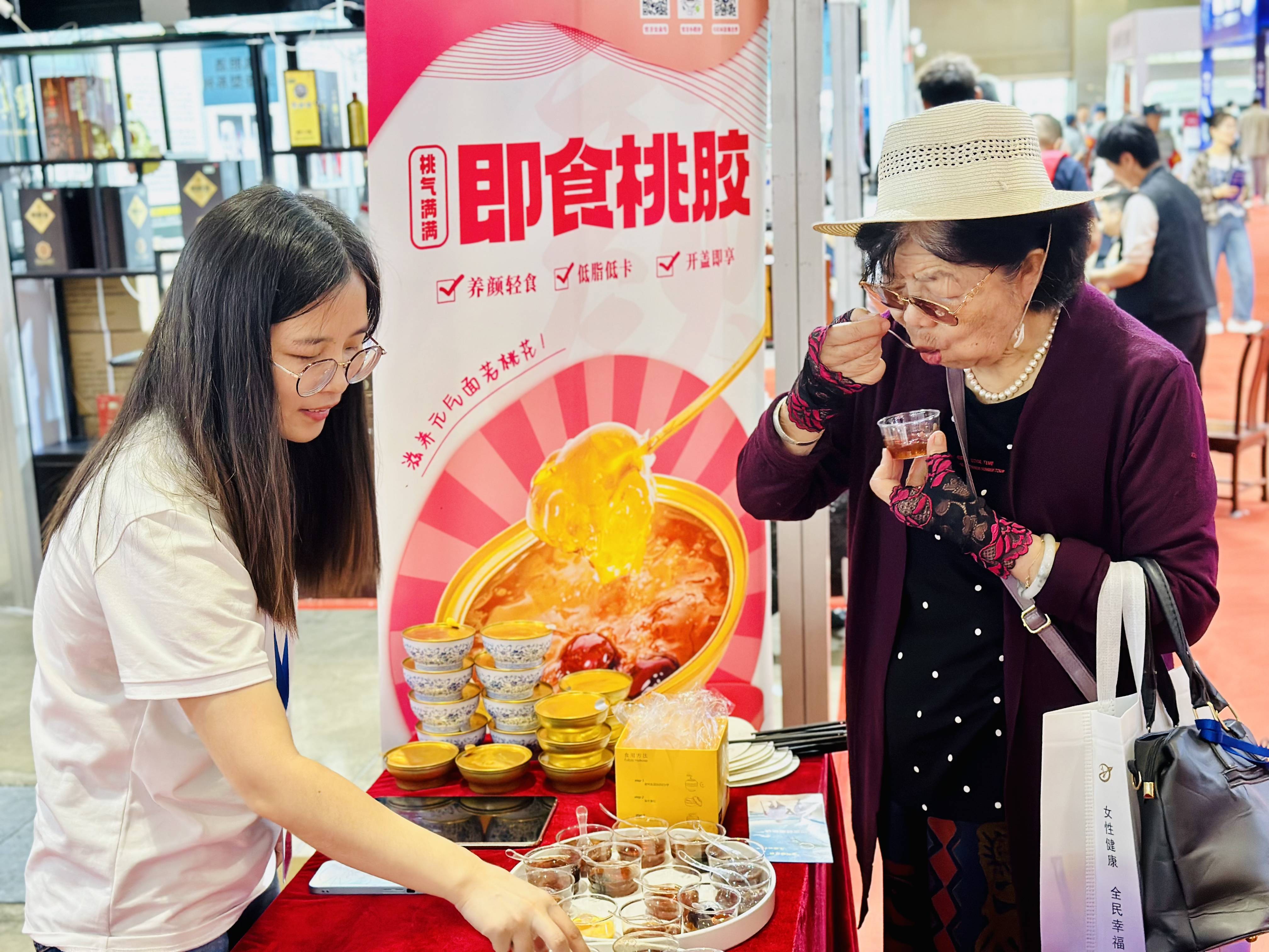 当“银发族”爱上“候鸟式”旅居——在彩云之南感受银发经济里的民生温度