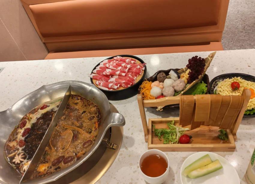 湊湊全国46家门店推出“双点模式” 畅吃自助人均最低158元