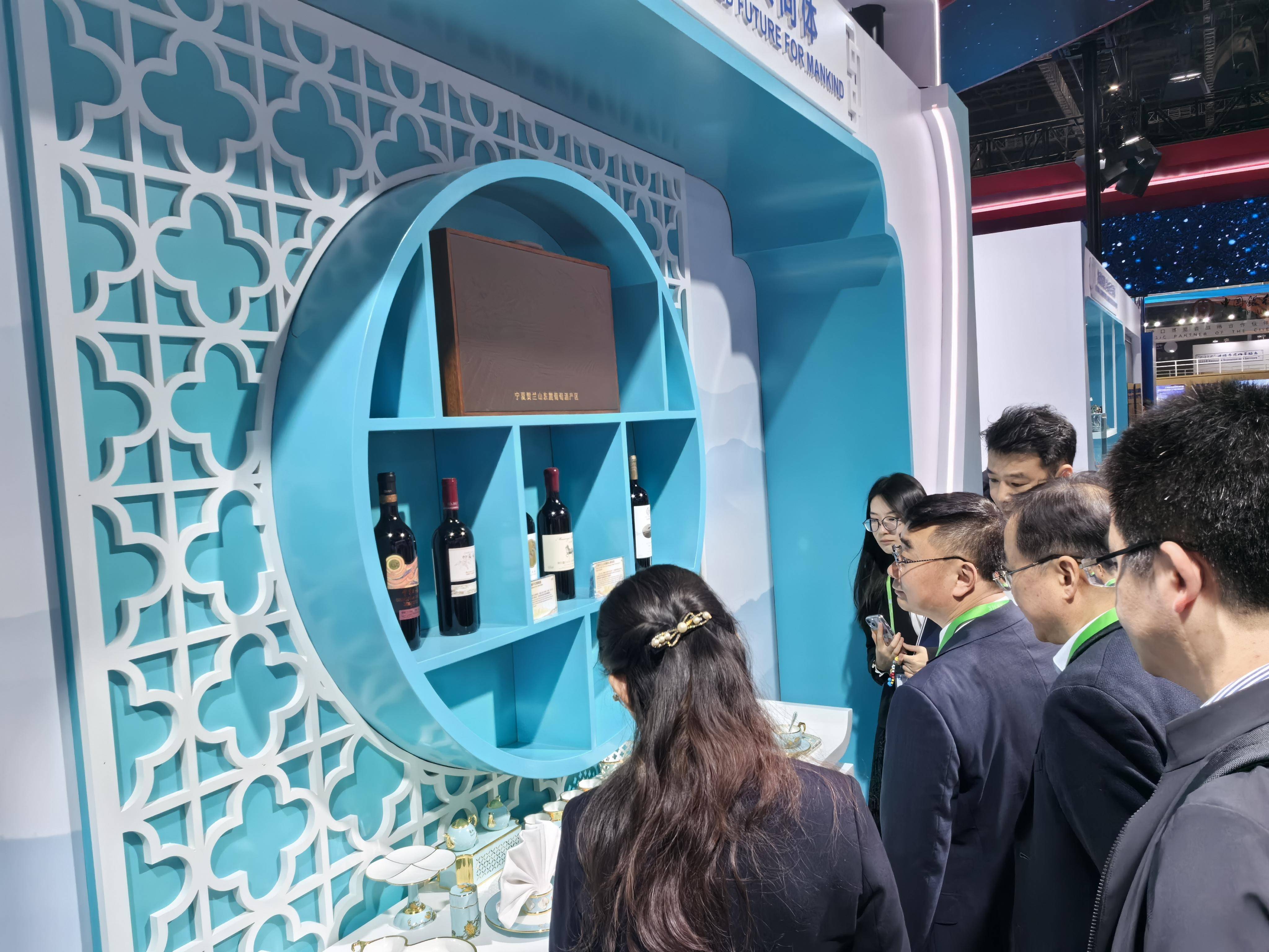 第八届进博会｜从六个行李箱到一个集装箱——秘鲁食品商的进博“加速度”