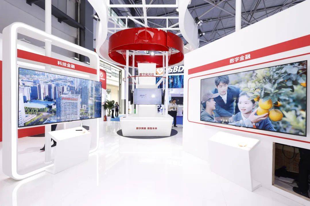 数智创新驱动 贝加莱AI新品亮相第八届进博会