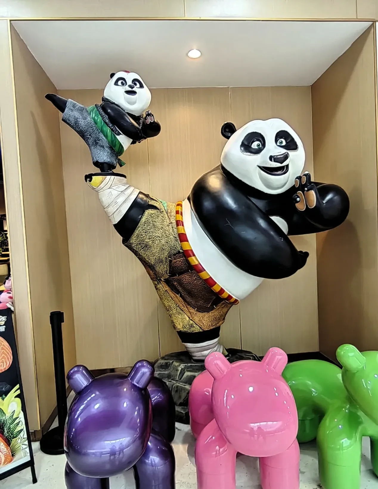 玩偶拍摄 0.9 倍变焦上热搜 现存潮玩相关企业超2.1万家