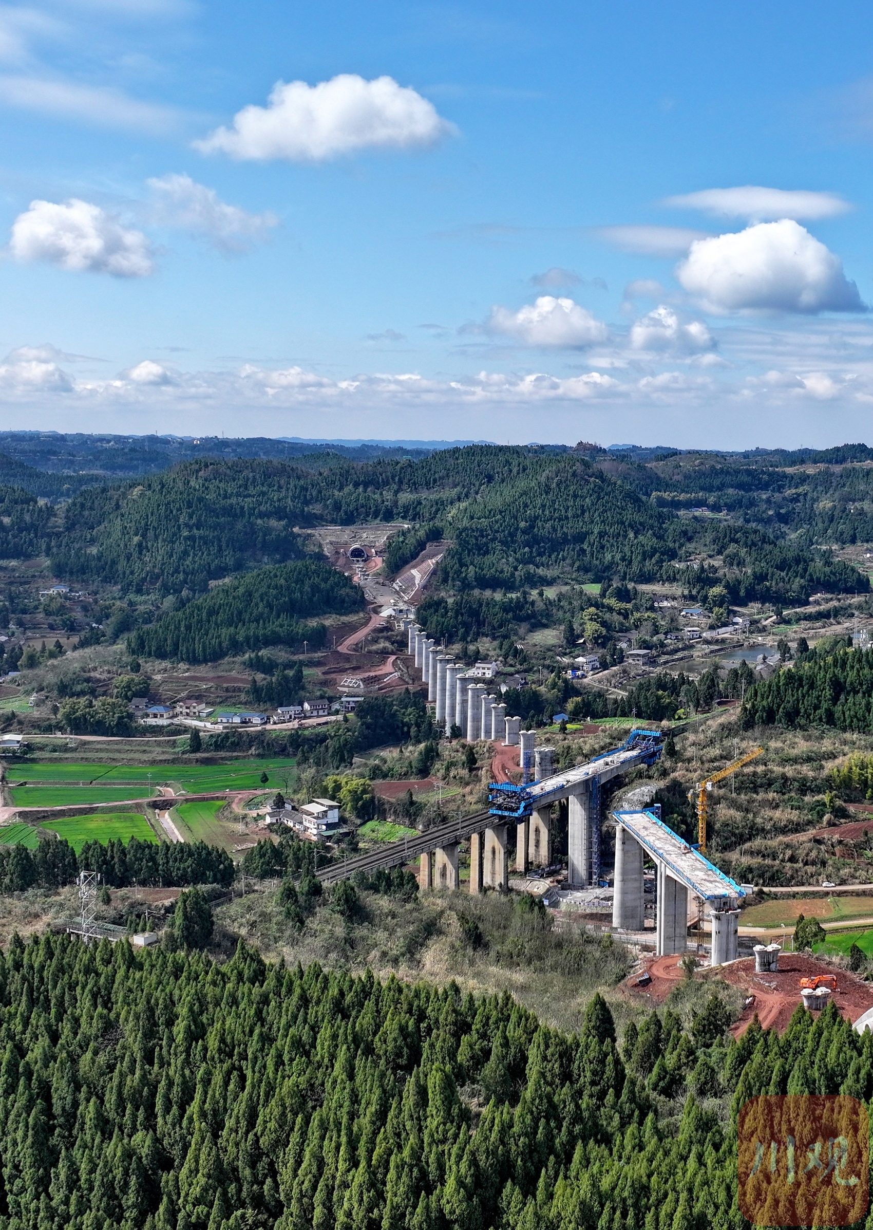 成达万高铁渠江特大桥成功合龙