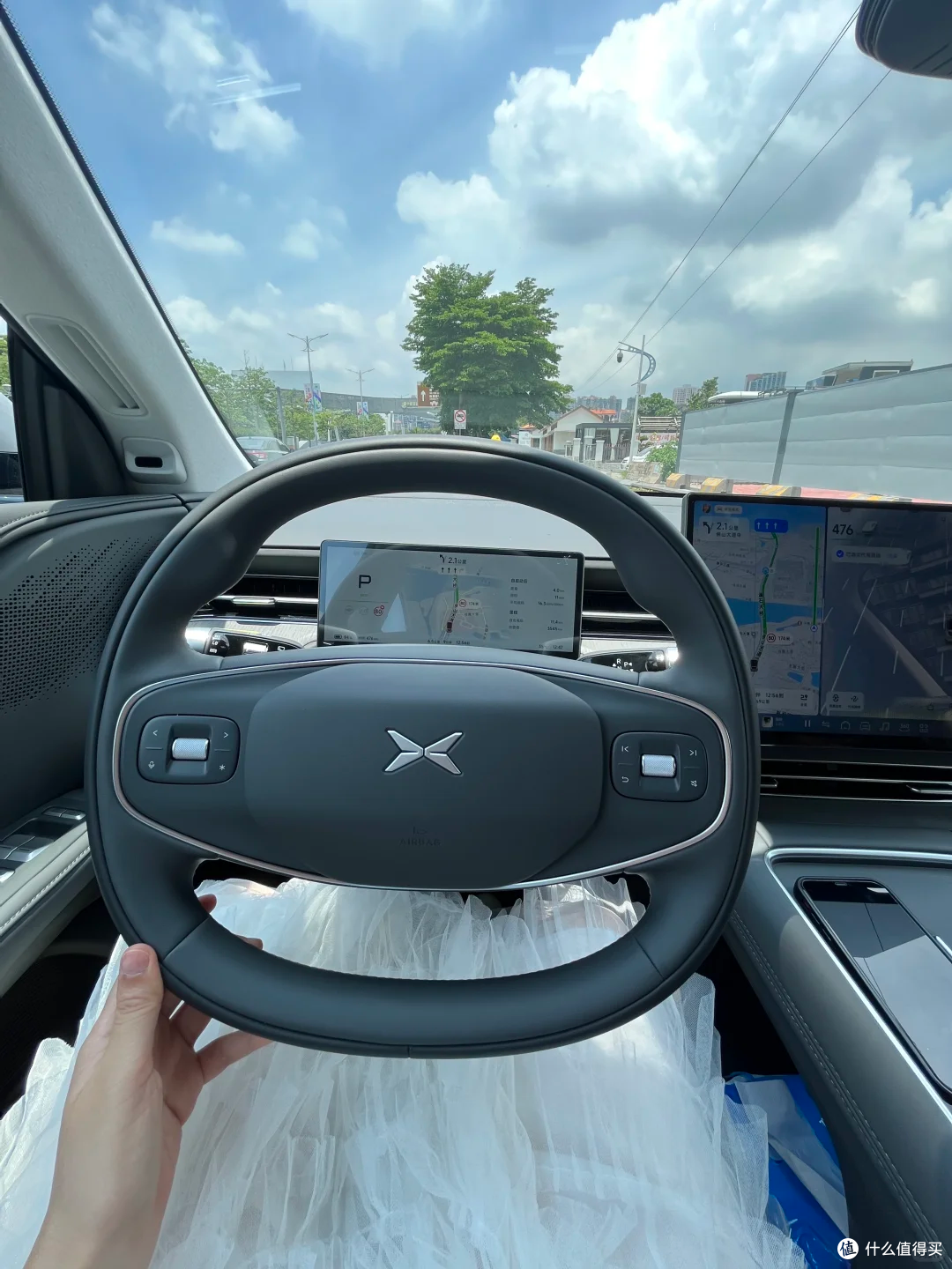 小鹏汽车加快“纯电+增程”车型布局 Robotaxi即将开启公开道路测试