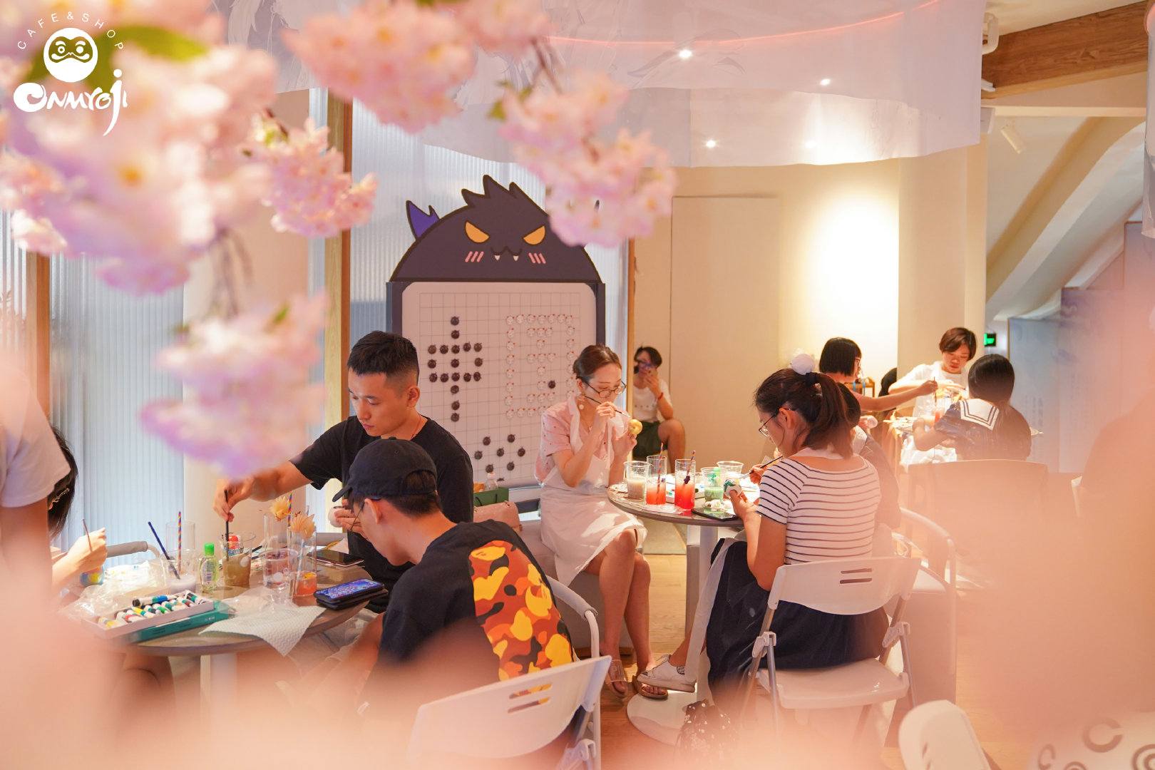 花西子全国百货首店在杭开业 稳步推进线下布局