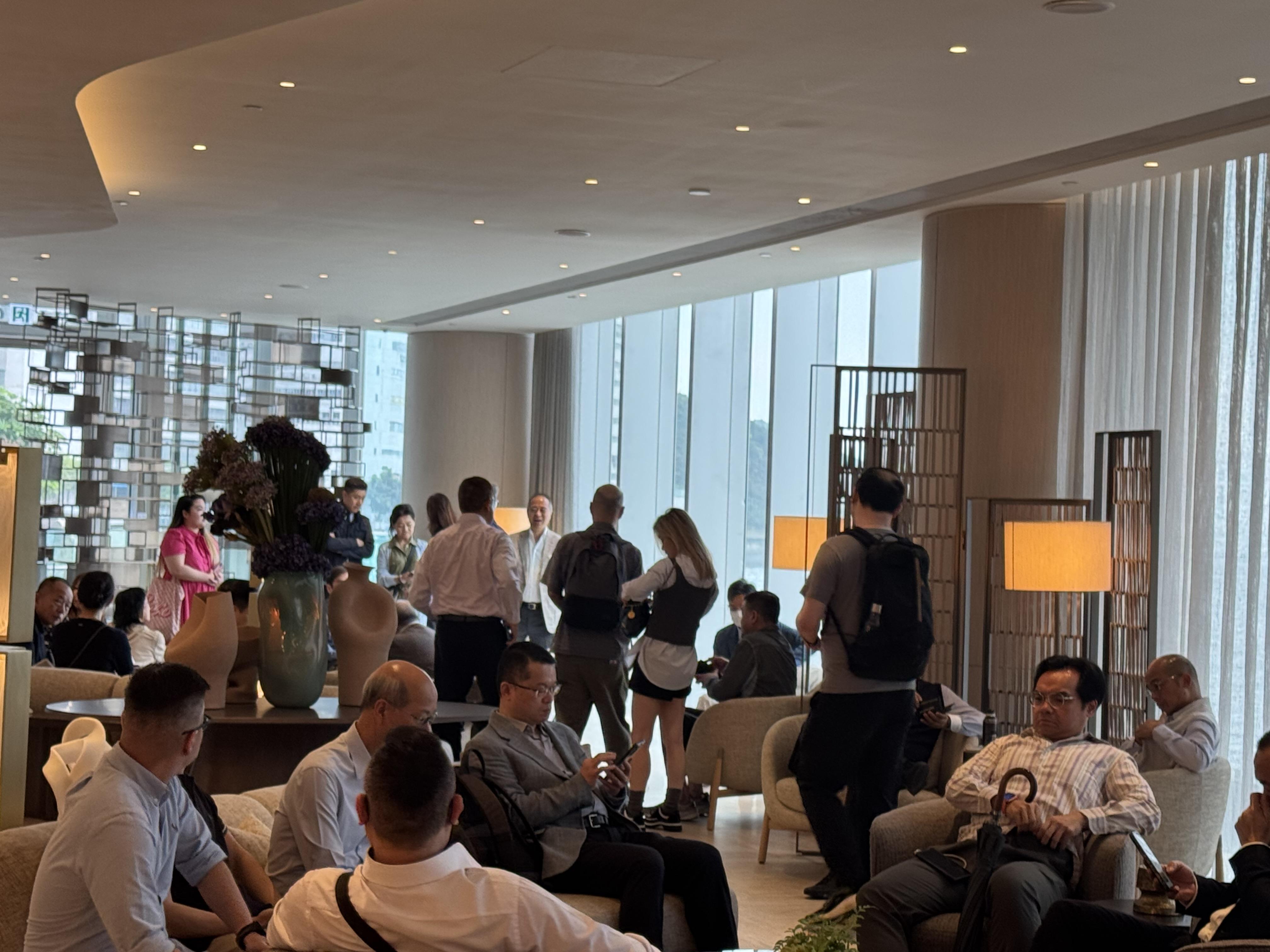 年内 港股公司回购总额突破1200亿港元