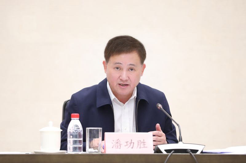 央行行长潘功胜：截至6月末中国银行业总资产近470万亿元