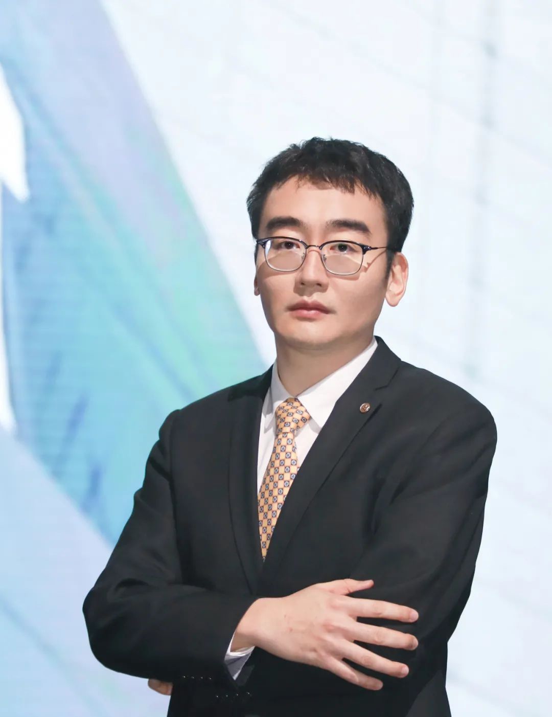 招商基金滕越旗下招商强债A年报最新持仓，重仓新华保险