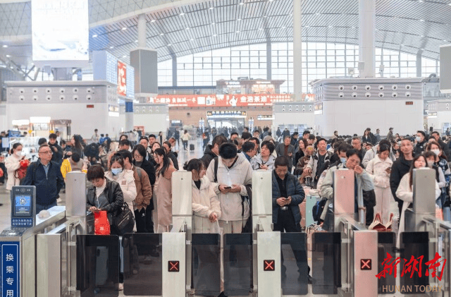 春运火车票已累计发售超5100万张