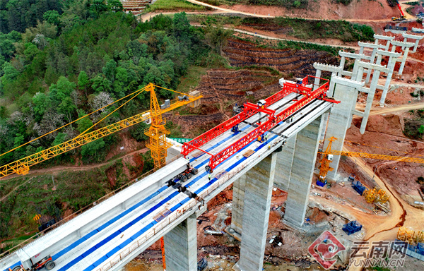 动力电池赛道密集突破 技术前沿多路并进