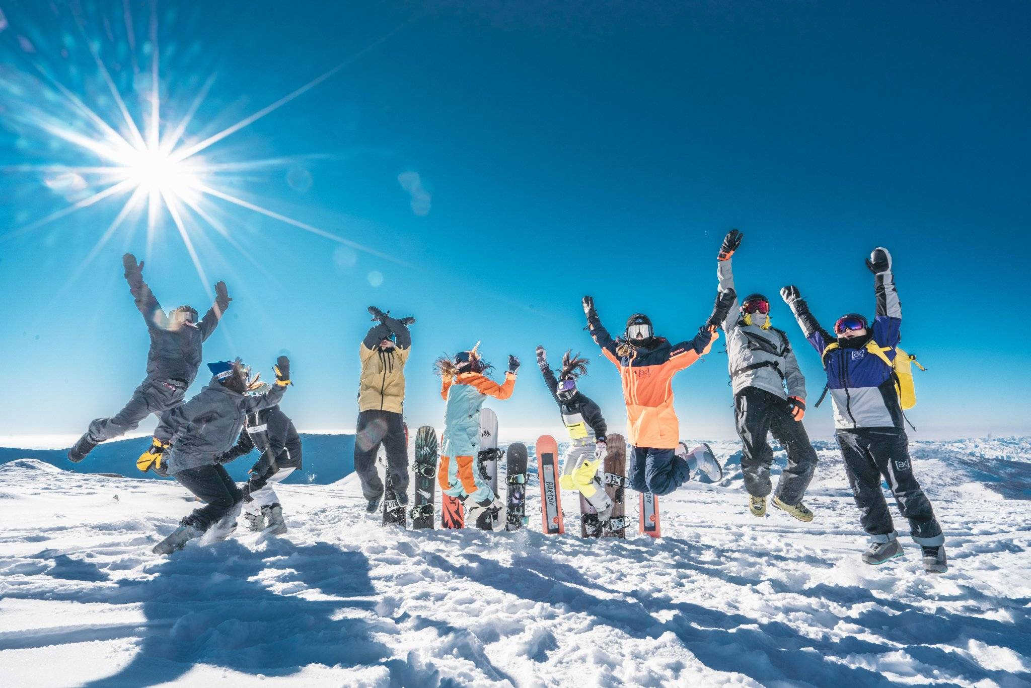 蜀山暖雪变“白银” 四川冰雪经济持续升温
