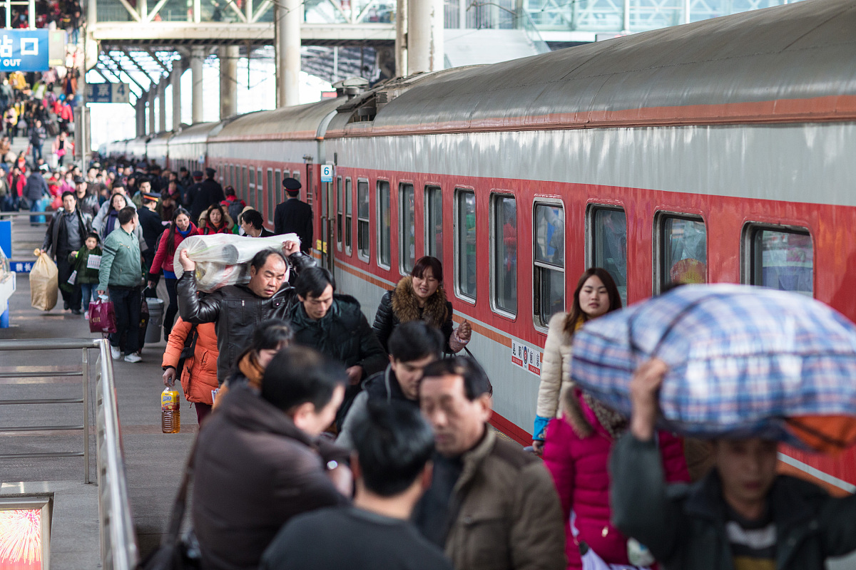 春节假期1779.6万人次出入境