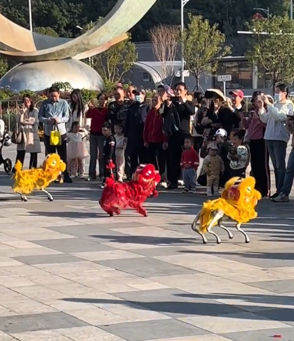 机器人舞狮迎新年 2025全年新增机器人相关企业超26万家