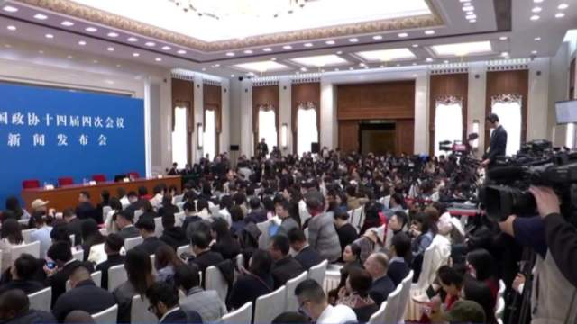 两会新华鲜报丨“干货”!两高报告照见公正司法温度和力度