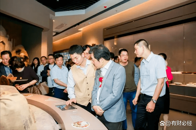 老字号“弄潮”记：博士后掌门搞研发，老品牌“创”出“年轻味”