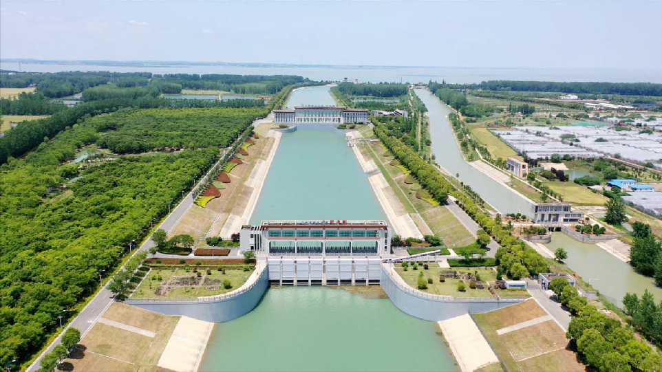 湖北首个江水源能源站:引长江水为城市“降温”